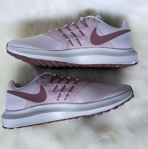 nike run swift se women's
